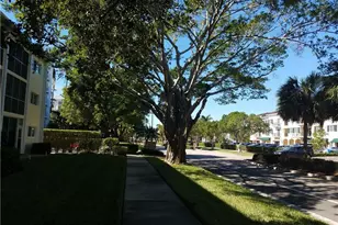 216 Banyan Blvd, Naples, FL 34102 - Photo 3