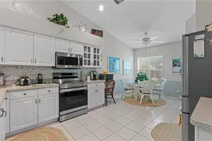 5510 Greenwood Cir, Naples, FL 34112 - Photo 11