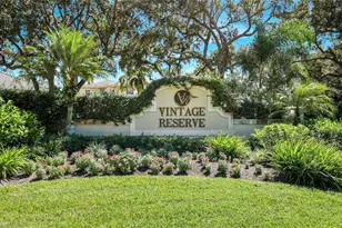 558 Vintage Reserve Ln, Naples, FL 34119 - Photo 3