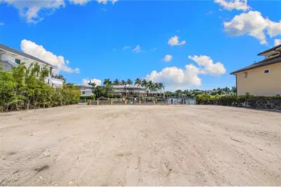 421 21st Ave S, Naples, FL 34102 - Photo 9
