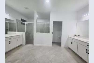 9230 Aqua Overlook Ct, Lehigh Acres, FL 33936 - Photo 7