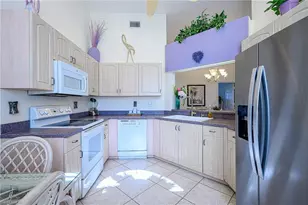 613 Beachwalk Cir, Naples, FL 34108 - Photo 15