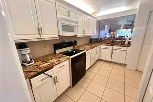 4240 Chantelle Dr, Naples, FL 34112 - Photo 5