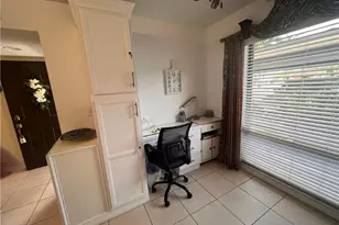 4240 Chantelle Dr, Naples, FL 34112 - Photo 7