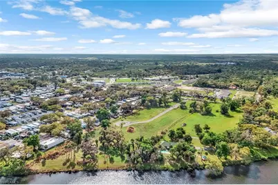 1050 Shady Oaks Ave, Labelle, FL 33935 - Photo 5