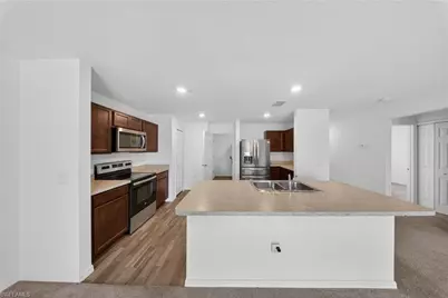 3014 38th St SW, Lehigh Acres, FL 33976 - Photo 9
