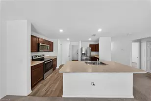 3014 38th St SW, Lehigh Acres, FL 33976 - Photo 9