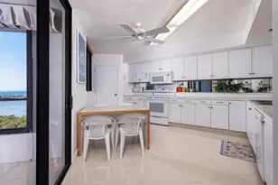 5555 Heron Point Dr, Naples, FL 34108 - Photo 5