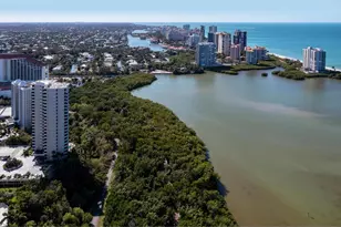 5555 Heron Point Dr, Naples, FL 34108 - Photo 13