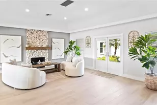 440 Kingstown Dr, Naples, FL 34102 - Photo 5
