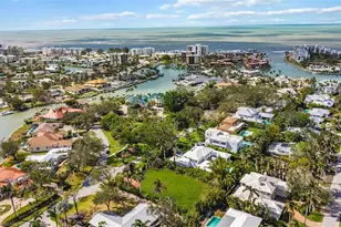 421 Bow Line Dr, Naples, FL 34103 - Photo 1