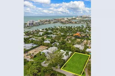 421 Bow Line Dr, Naples, FL 34103 - Photo 3