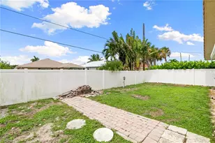 526 100th Ave N, Naples, FL 34108 - Photo 23