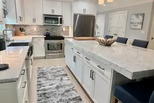225 5th Ave S, Naples, FL 34102 - Photo 3