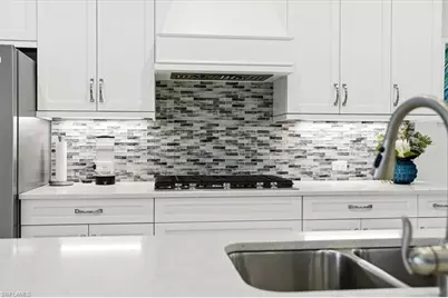 14386 Laguna Springs Ln, Naples, FL 34114 - Photo 15