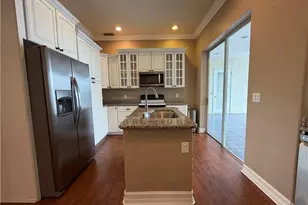 3425 Anton Ct, Naples, FL 34109 - Photo 13