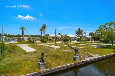 24533 Dolphin St, Bonita Springs, FL 34134 - Photo 7