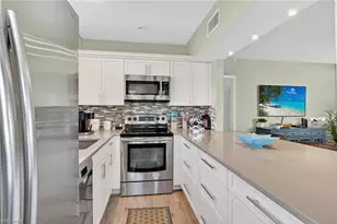 421 12th Ave S, Naples, FL 34102 - Photo 9