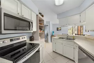 114 Cypress Way E, Naples, FL 34110 - Photo 13