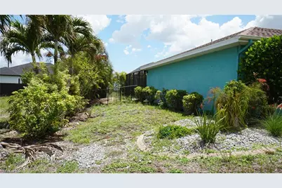 900 NW Embers Ter, Cape Coral, FL 33993 - Photo 5