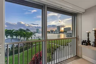 250 W Park Shore Dr, Naples, FL 34103 - Photo 7
