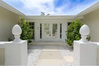 2901 Crayton Rd, Naples, FL 34103 - Photo 3