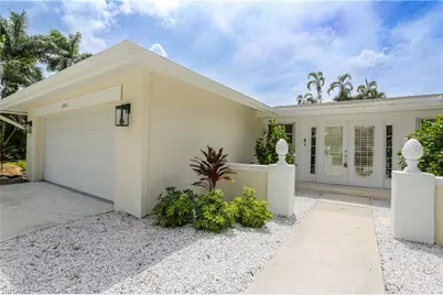 2901 Crayton Rd, Naples, FL 34103 - Photo 19