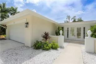 2901 Crayton Rd, Naples, FL 34103 - Photo 19