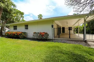 2901 Crayton Rd, Naples, FL 34103 - Photo 23