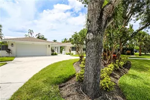 2901 Crayton Rd, Naples, FL 34103 - Photo 5