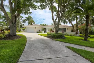 2901 Crayton Rd, Naples, FL 34103 - Photo 9