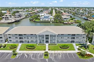 10684 Gulf Shore Dr, Naples, FL 34108 - Photo 33