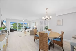 10684 Gulf Shore Dr, Naples, FL 34108 - Photo 11