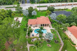 8235 Ibis Club Dr, Naples, FL 34104 - Photo 39