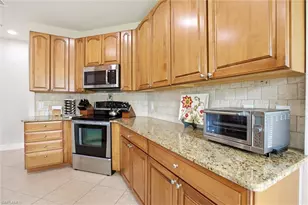 9204 Quartz Ln, Naples, FL 34120 - Photo 15