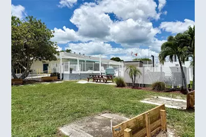 133 Redwood Ln, Naples, FL 34114 - Photo 43