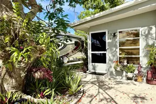 133 Redwood Ln, Naples, FL 34114 - Photo 13