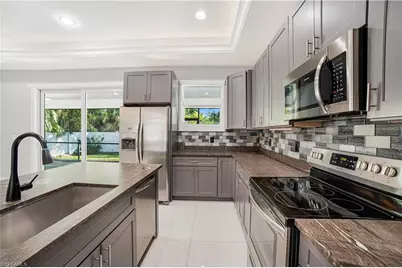 3332 6th Ave SE, Naples, FL 34117 - Photo 9