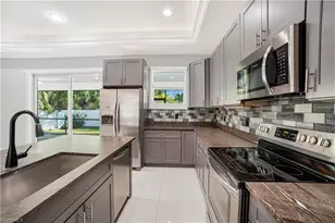 3332 6th Ave SE, Naples, FL 34117 - Photo 9