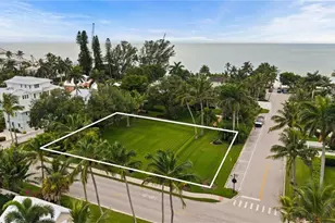 1100 Gulf Shore Blvd S, Naples, FL 34102 - Photo 3