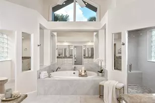 695 Ardmore Ln, Naples, FL 34108 - Photo 9