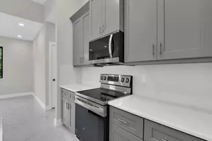 611 Lincoln Ave, Lehigh Acres, FL 33972 - Photo 5