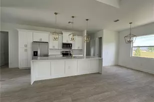 1421 NE 17th Ave, Cape Coral, FL 33909 - Photo 5