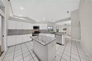 2628 White Cedar Ln, Naples, FL 34109 - Photo 3