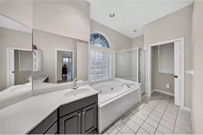 2628 White Cedar Ln, Naples, FL 34109 - Photo 9