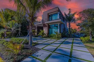 1100 Sandpiper St, Naples, FL 34102 - Photo 7
