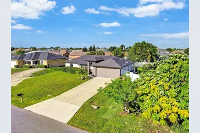 1317 NE 4th Pl, Cape Coral, FL 33909 - Photo 31