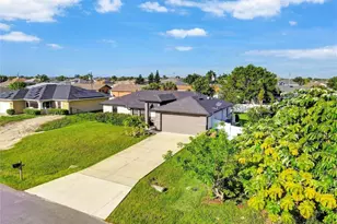 1317 NE 4th Pl, Cape Coral, FL 33909 - Photo 31