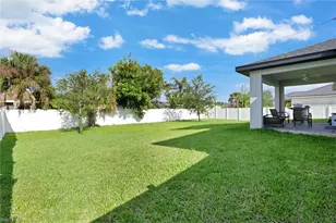 1317 NE 4th Pl, Cape Coral, FL 33909 - Photo 27