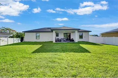 1317 NE 4th Pl, Cape Coral, FL 33909 - Photo 23